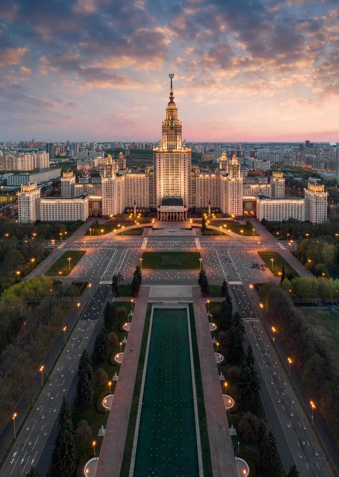 МГУ им. м.в.Ломоносова в Москве